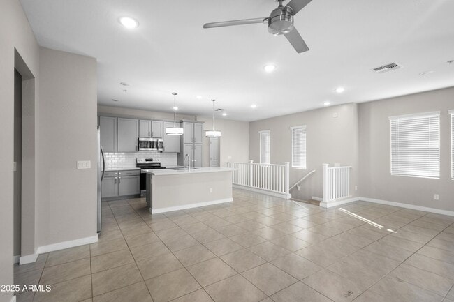 Photo - 155 N Lakeview Blvd