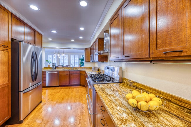 Cocina - 1518 E Nichols Cir