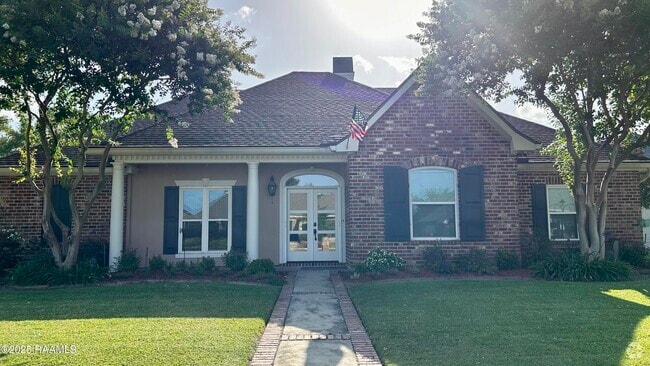 Building Photo - 102 Midland Dr Rental