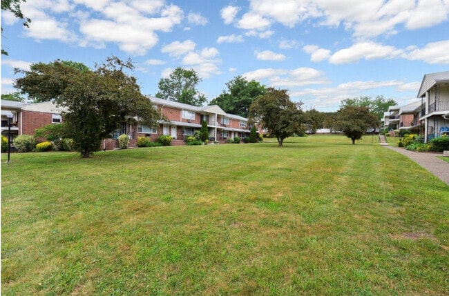 Rolling Gardens Apartment Homes