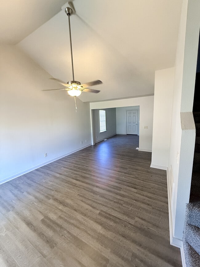 Photo - 507 W Briarbrook Ln