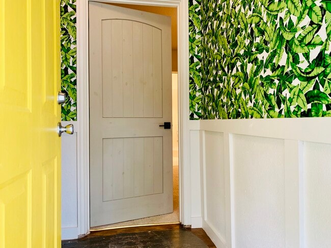 Photo - 605 W Neil Armstrong Pl