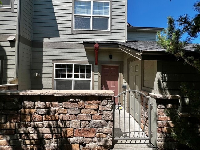 Building Photo - 5220 Boardwalk Dr