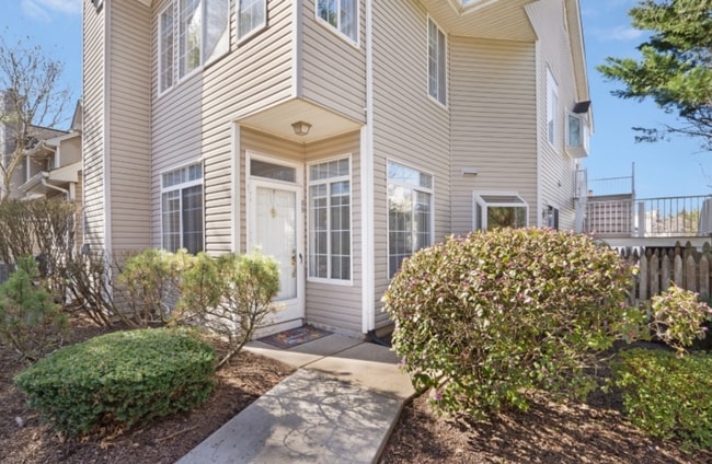 Photo - 89 Birchwood Rd Townhome