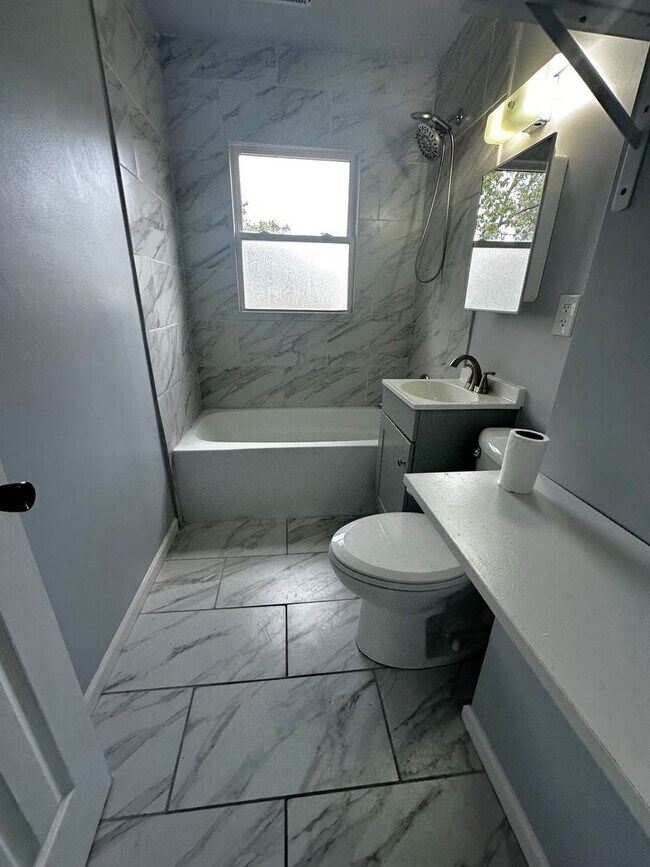 Updated ranch with garage House House Rental in Hammond, IN