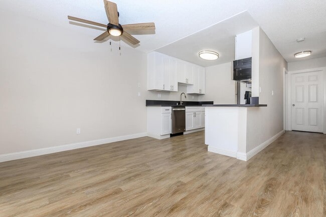 Hollister Creek Apartments