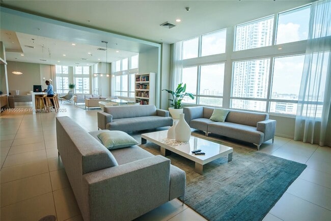 Photo - 1900 N Bayshore Dr Unidad 1918 Rental