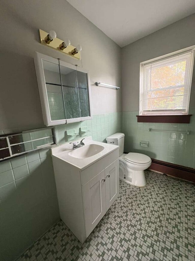 Photo - 185 Thompson St Unit 4