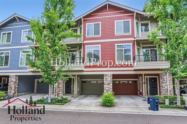 Building Photo - Pretty 2 Bedroom 2.5 bath Townhouse in a great location of Beaverton