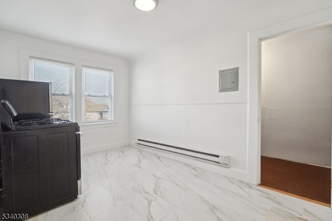 Photo - 403 Abington Ave Unit 3