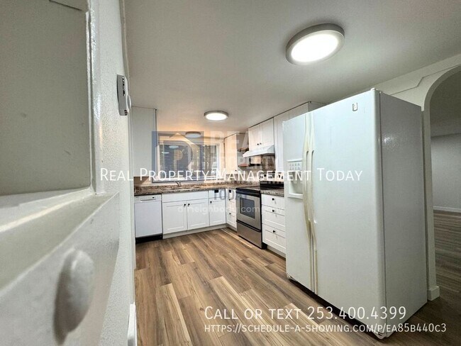 Photo - 3316 46th St E