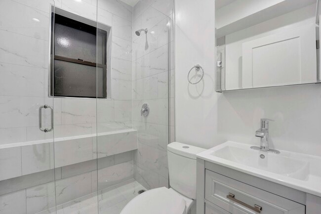 Photo - 2959 N Damen Ave Unidad 1L