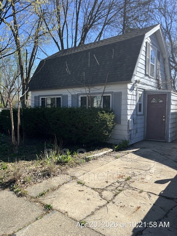 Photo - 300 E Everettdale Ave