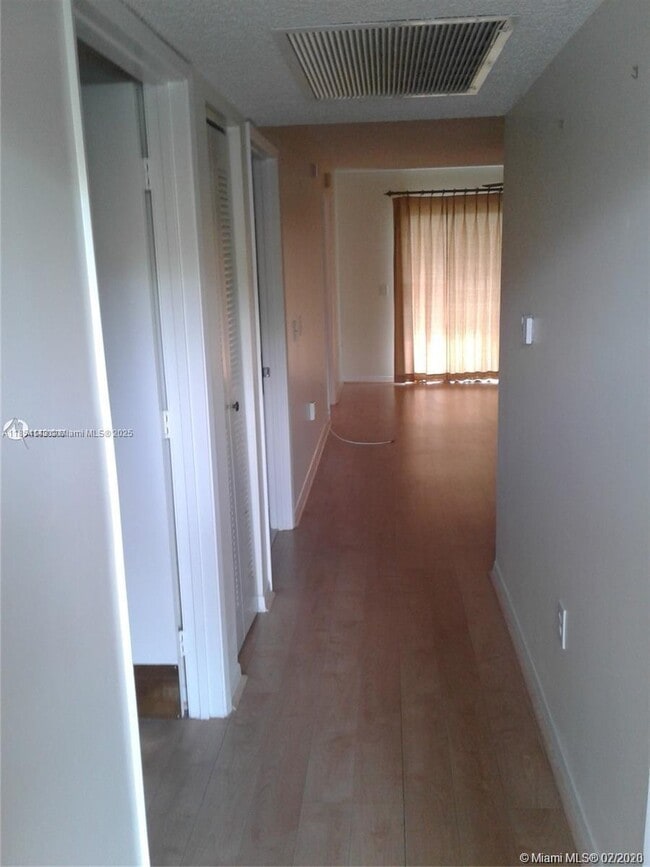 Building Photo - 701 SW 142nd Ave Unit 104S Rental