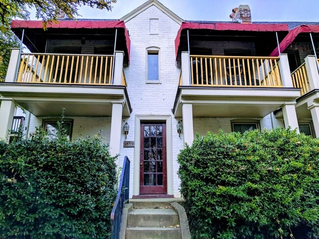 Building Photo - 3322 Ellwood Ave Unit Apt. C