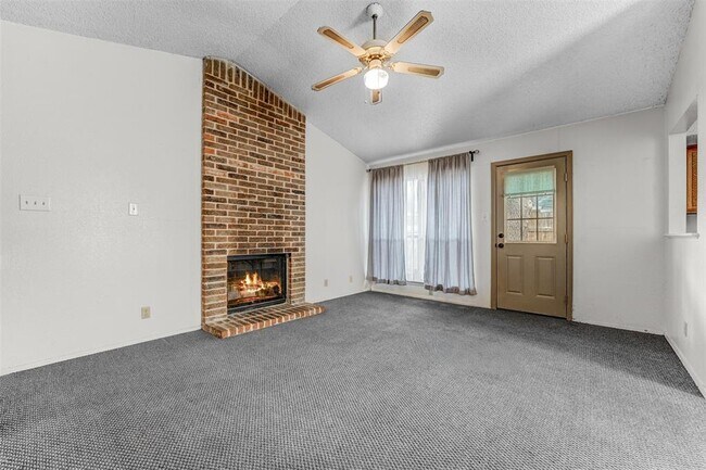 Photo - 8007 Clydesdale Dr