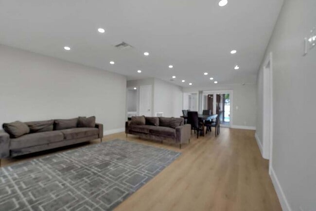 Photo - 600 NW 12th Ave