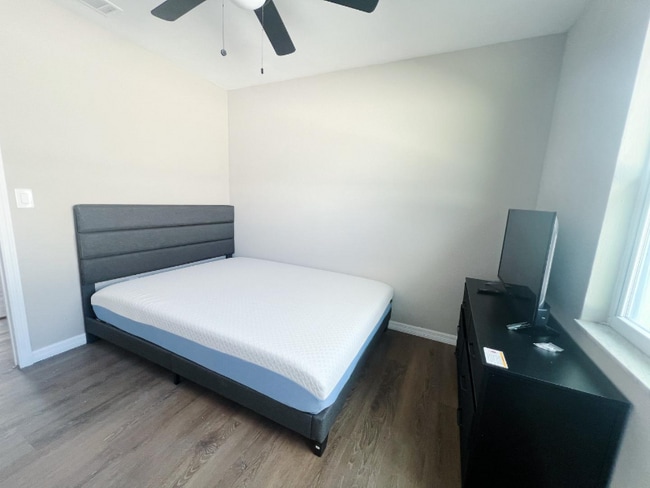 Photo - 1743 W Chapel Dr