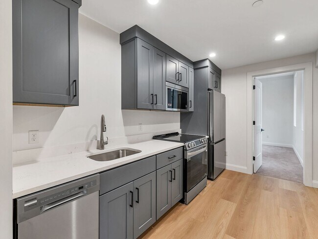 Photo - 177 N Main St Unidad 105