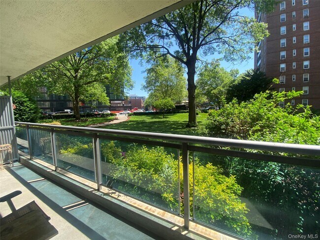 Photo - 98-05-98-63 63rd Rd Unit 1C