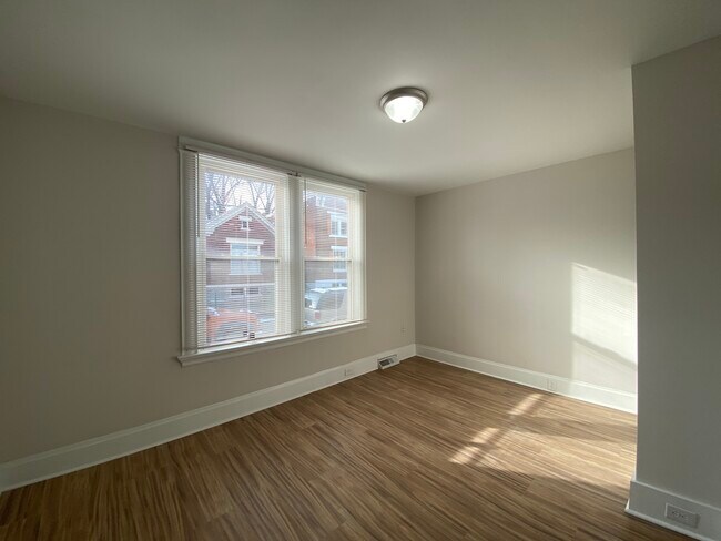 Photo - 422 Lehmer St