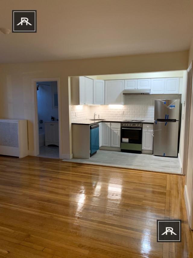Building Photo - 2 bedroom in Brighton MA 02135 Unit 9 Rental