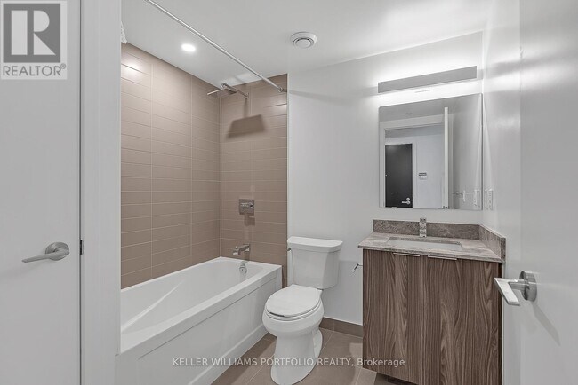 Photo - 501 Yonge St Unité 3912