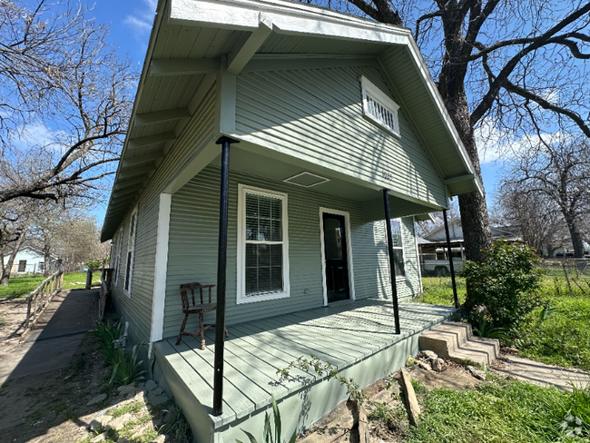 Building Photo - 1025 E Tennie St Rental