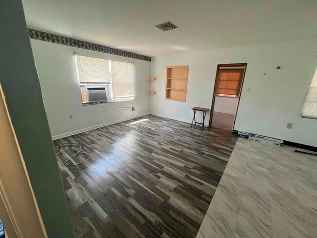 Photo - 1154 Harbor Dr