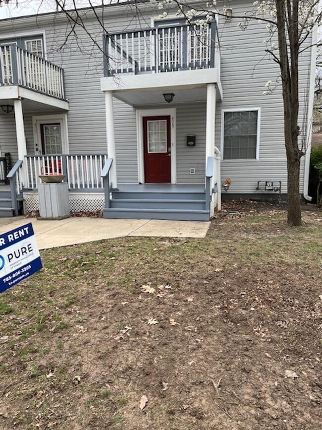 Building Photo - Don't miss out on this beautiful home!