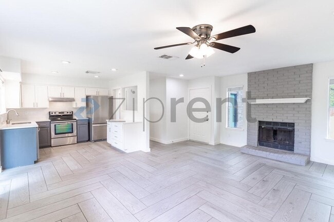 Photo - 2311 Singletree Ave