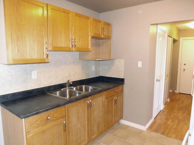 Photo - Joy Manor Apartments