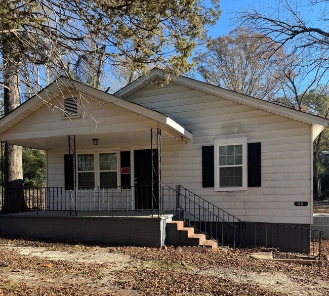 Building Photo - Completely renovated 2 bedroom cabin