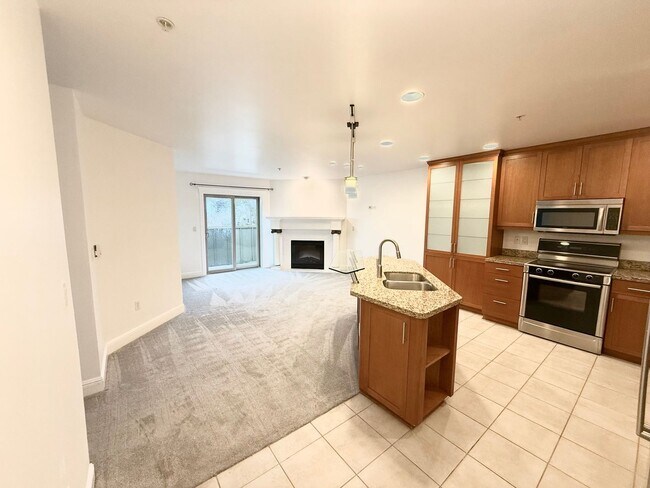 Photo - 2BR Condo with Private Patio Near Discovery Park – Blue Heron Community