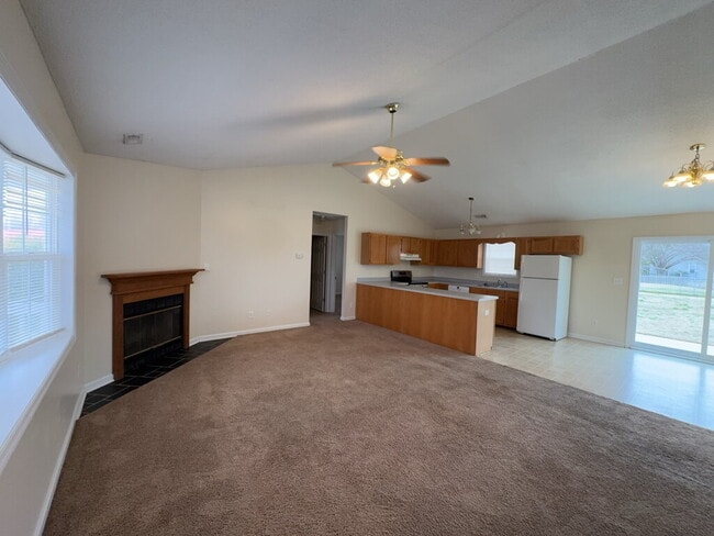 Photo - Stunning 3 Bedroom Home in Hubert-708 Covington Ct.