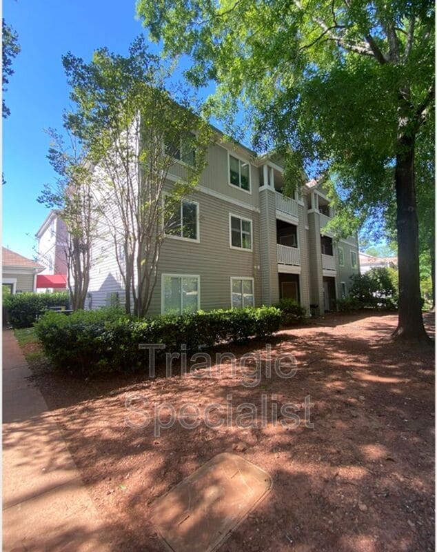 Building Photo - 1251 University Ct Unit #203