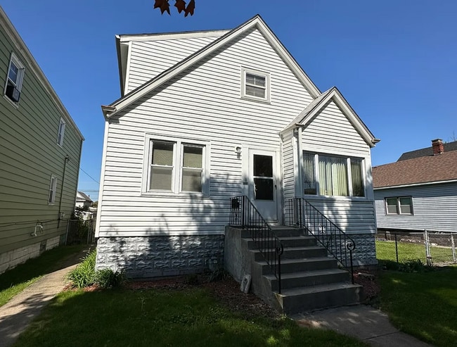 Building Photo - 13512 S Mackinaw Ave
