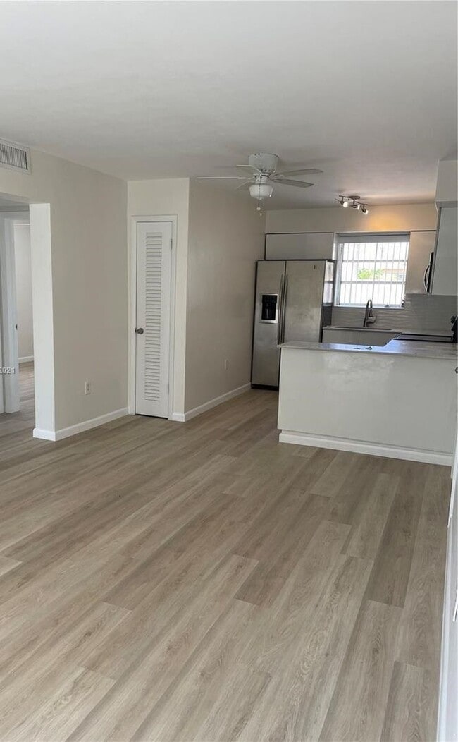 Photo - 2 BEDROOM 1 BATH | LITTLE HAVANA WITH PARKING Unidad 3