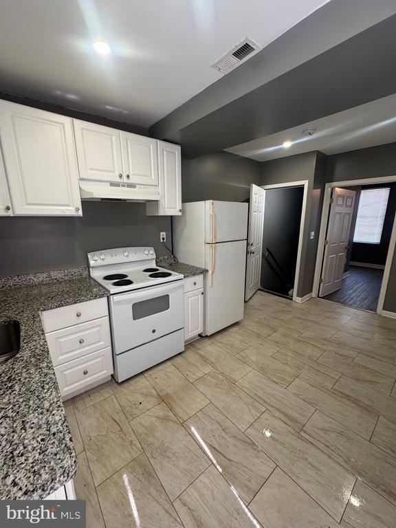 Photo - 1108 N Bond St Unidad 2