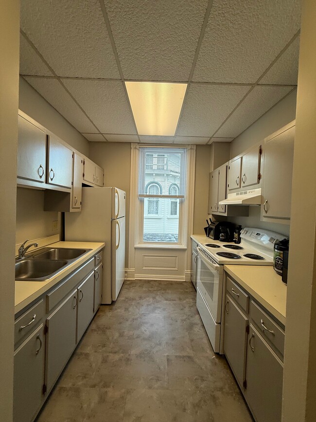 Building Photo - 112 W Main St Unit 2A