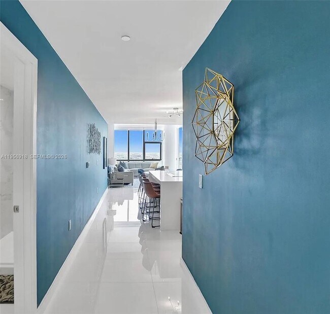 Photo - 851 NE 1st Ave Unidad 2401