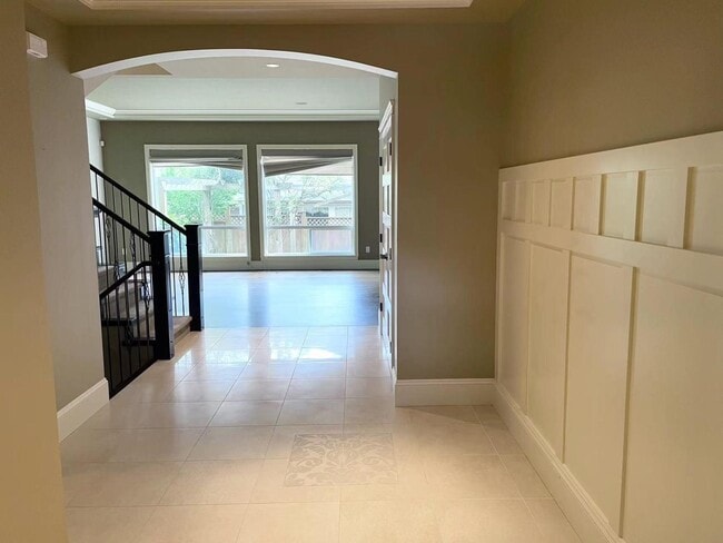 Photo - 2557-2164 164 St