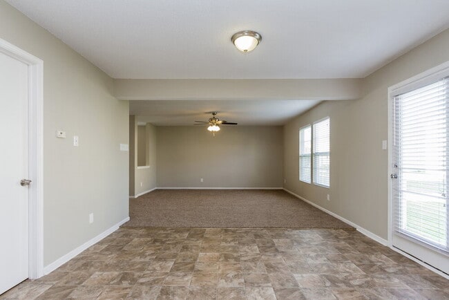 Photo - 9160 Middlebury Way