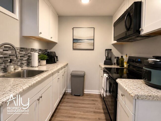 Photo - 1210 Agnese St Unit B