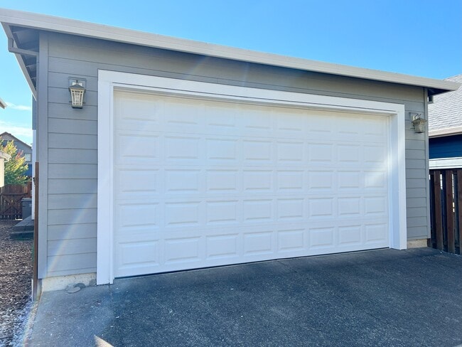 Photo - 3075 NW Flame Tree Ln