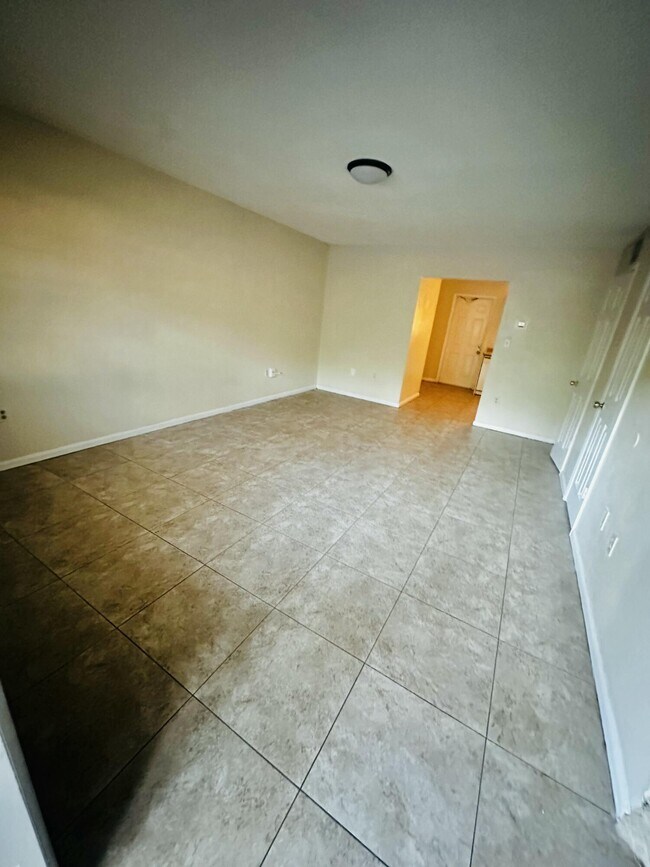 Photo - 2019 Oleander Blvd