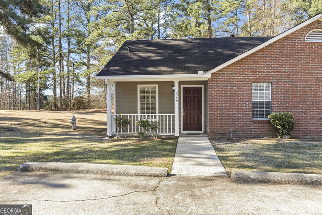 Building Photo - 5549 Summer Ln Rental