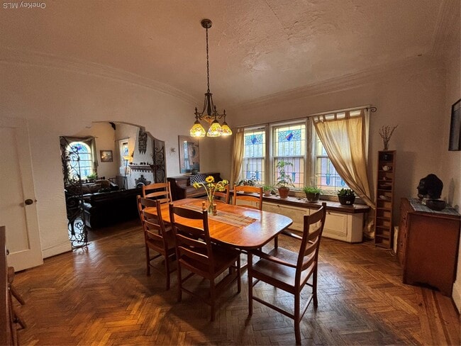 Photo - 329 E Chester St