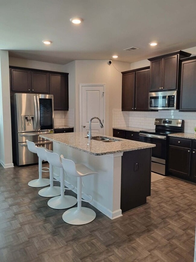 1220 Hawthorne Tr