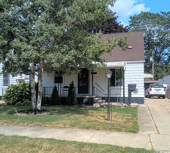 Photo - 25880 Groveland St